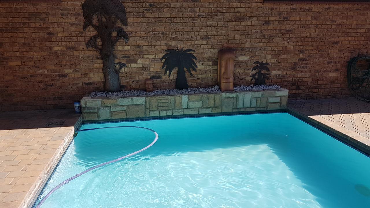 Meadows Guesthouse Germiston Exterior photo